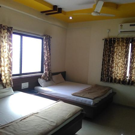 Sri Sai Sannidhi Hotell Shirdi Eksteriør bilde