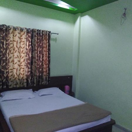 Sri Sai Sannidhi Hotell Shirdi Eksteriør bilde