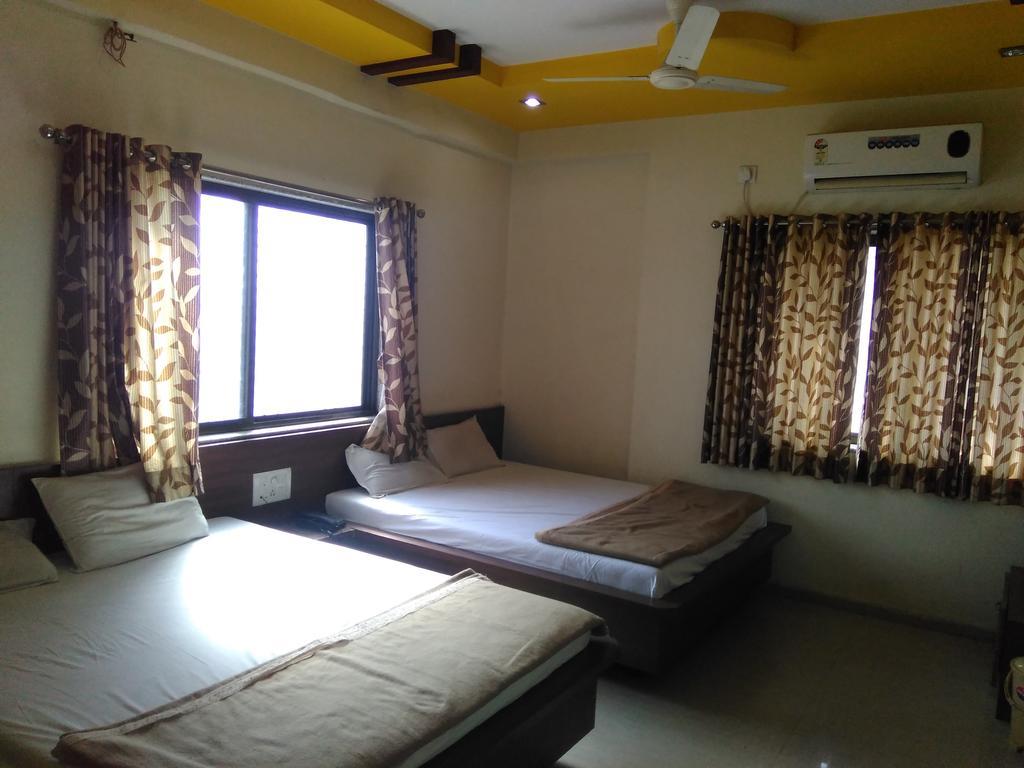 Sri Sai Sannidhi Hotell Shirdi Eksteriør bilde