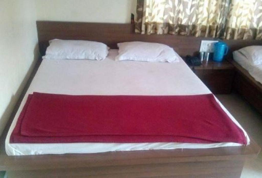 Sri Sai Sannidhi Hotell Shirdi Eksteriør bilde