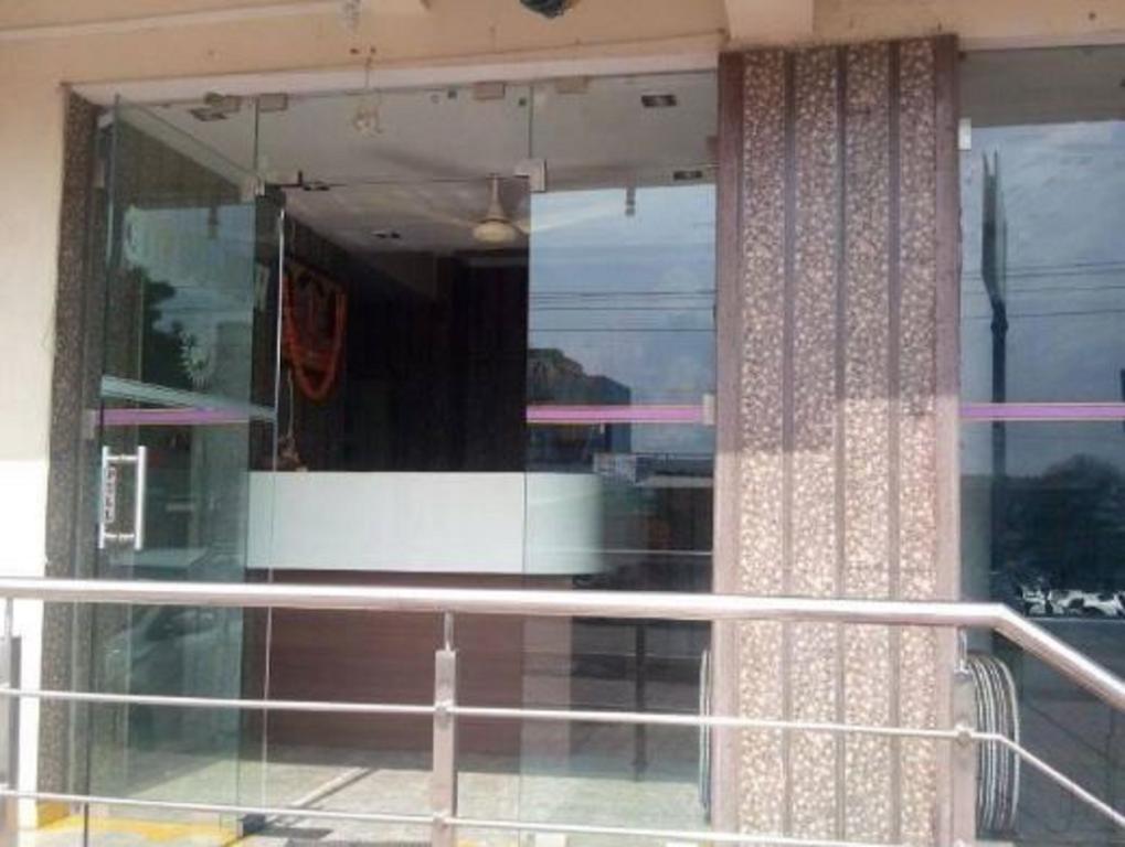Sri Sai Sannidhi Hotell Shirdi Eksteriør bilde
